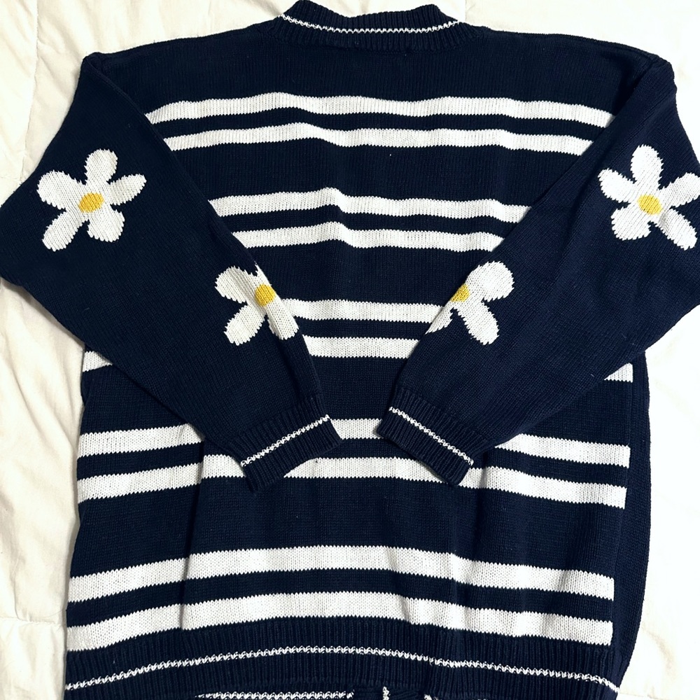 Vintage navy and daisy cardigan